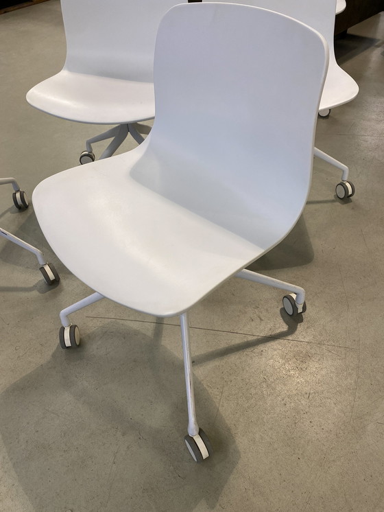 Image 1 of 4X Hay Aac14 About A Chair White 2.0 Wheels