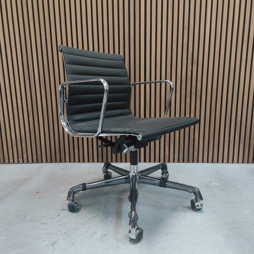 Vitra Eames Ea117 Office Chair