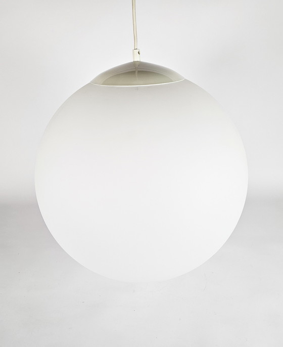 Image 1 of Hala Zeist - lampe globe - lampe suspendue - plastique - métal - années 90