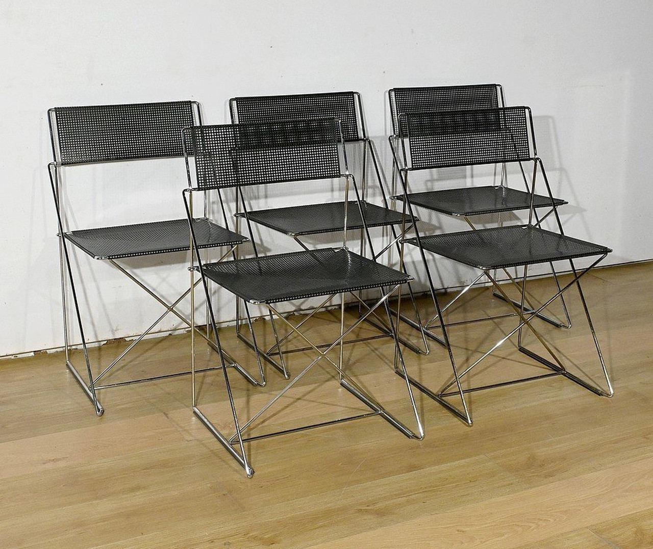 80s MAGIS Nuova X-Line chair ヴィンテージ Suite Of 5 Nuova X Line Omli Chairs For Magis, By Niels Joergen