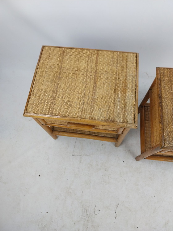 Image 1 of 1 ensemble de tables de chevet italiennes en rotin/bambou. 1970's