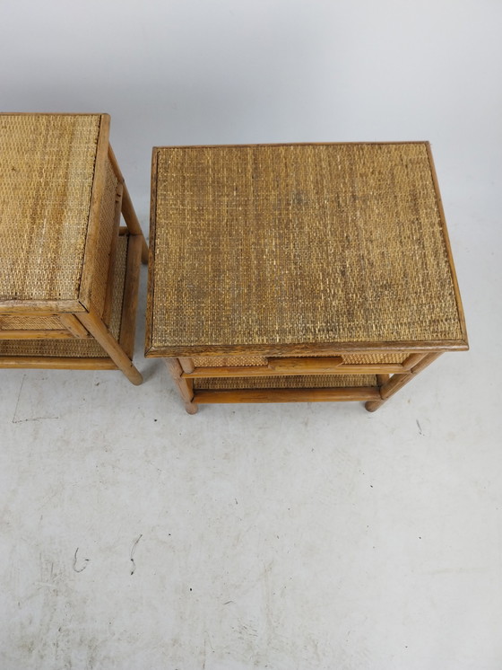 Image 1 of 1 ensemble de tables de chevet italiennes en rotin/bambou. 1970's