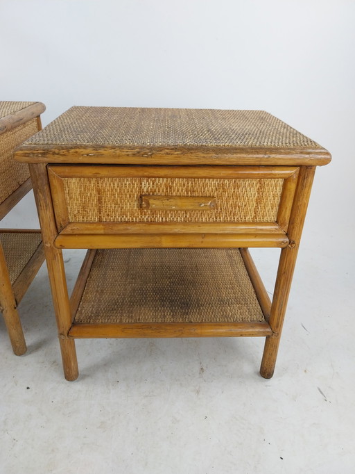 1 ensemble de tables de chevet italiennes en rotin/bambou. 1970's