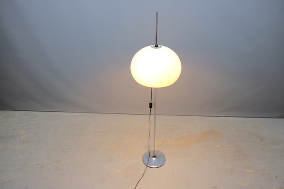 Image 1 of Lampadaire vintage en verre acrylique de Staff, années 1960