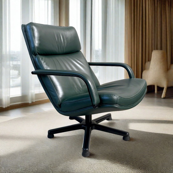 Image 1 of Artifort F141 leather swivel armchair Geoffrey Harcourt