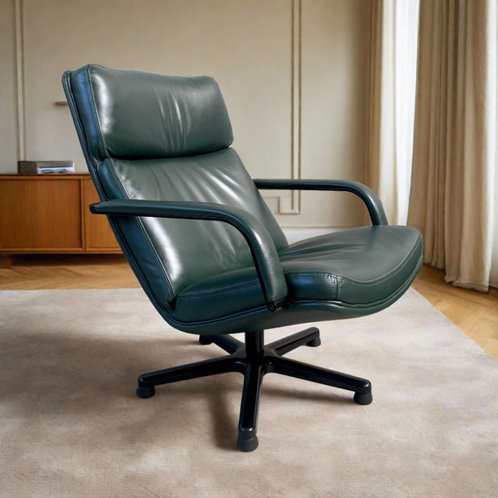 Image 1 of Artifort F141 leather swivel armchair Geoffrey Harcourt