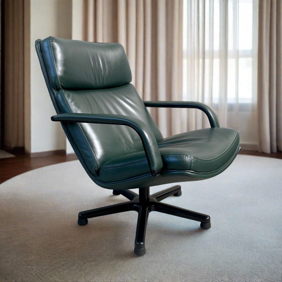 Image 1 of Artifort F141 leather swivel armchair Geoffrey Harcourt