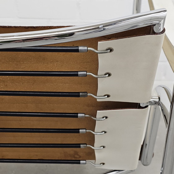 Image 1 of Poltrona in pelle vintage replica Le Corbusier Lc1