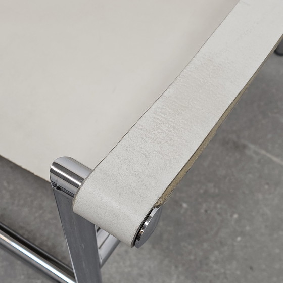 Image 1 of Poltrona in pelle vintage replica Le Corbusier Lc1