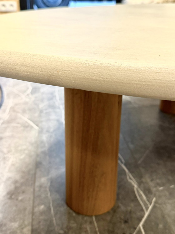 Image 1 of Table basse Mortex beige en forme organique