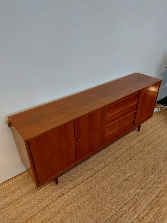 Image 1 of Buffet vintage / buffet en teck plaqué 1970 clone