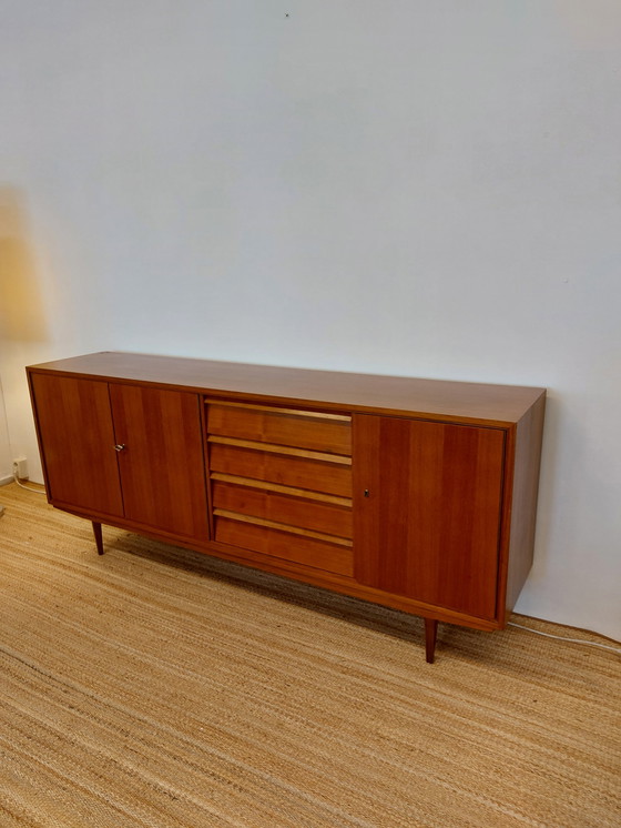 Image 1 of Buffet vintage / buffet en teck plaqué 1970 clone