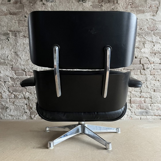 Image 1 of Chaise longue Eames