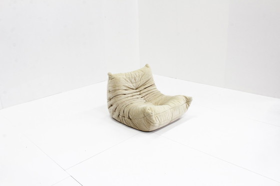 Image 1 of Original Vintage Togo Ligne Roset fauteuil beige tissu