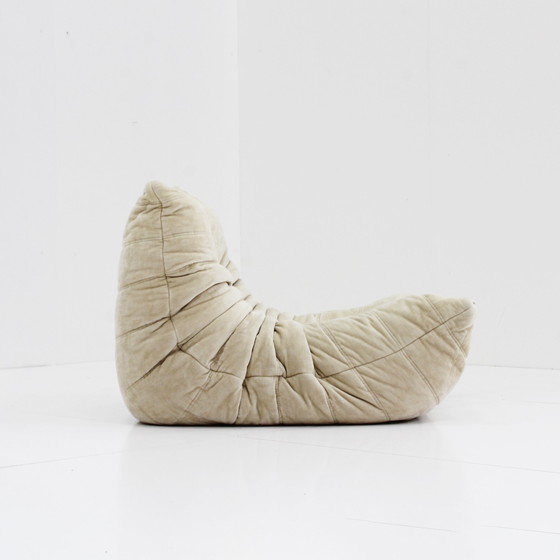 Image 1 of Original Vintage Togo Ligne Roset fauteuil beige tissu