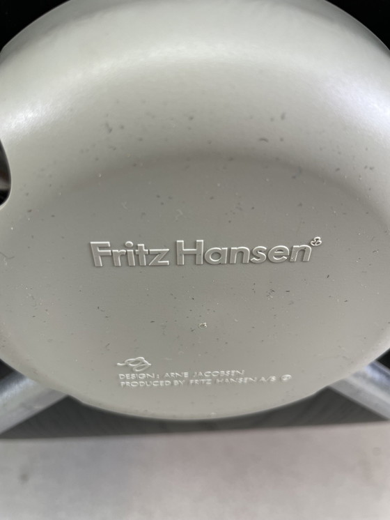 Image 1 of 4X Fritz Hansen Butterfly Chair