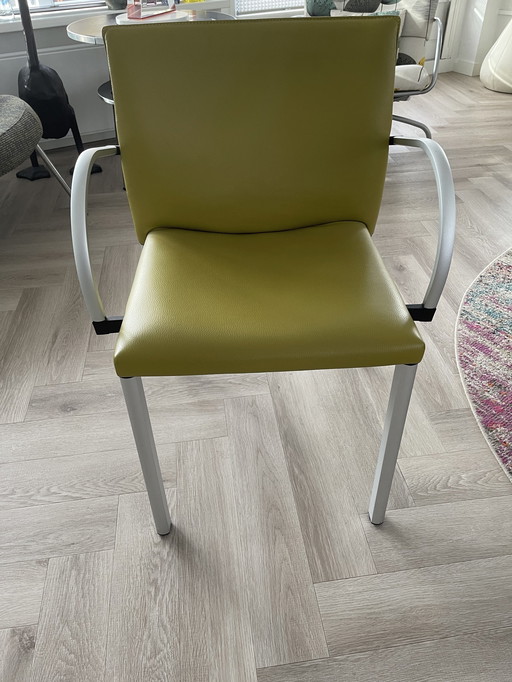 4x Leolux Myto dining room chair