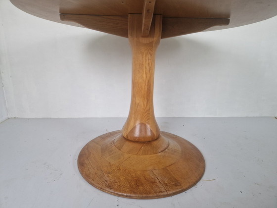 Image 1 of Mesa de madera maciza con pie de tulipán