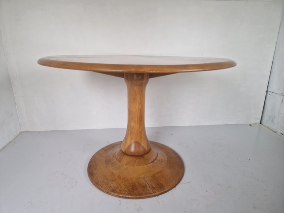 Image 1 of Mesa de madera maciza con pie de tulipán