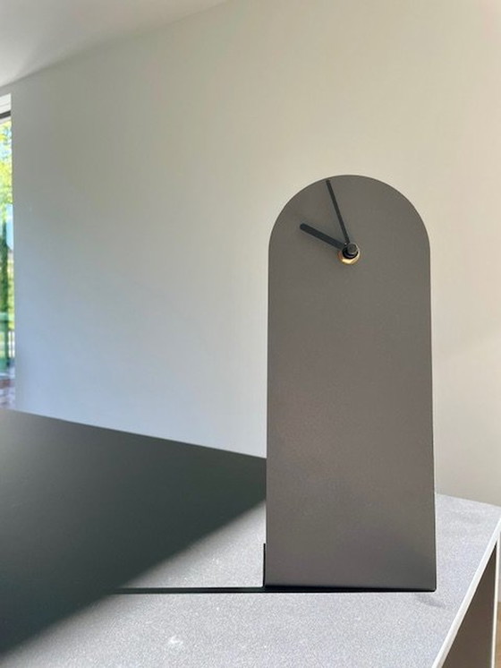 Image 1 of Klokkie Table Clock: Minimalist Dutch Design Van Tjalle & Jasper