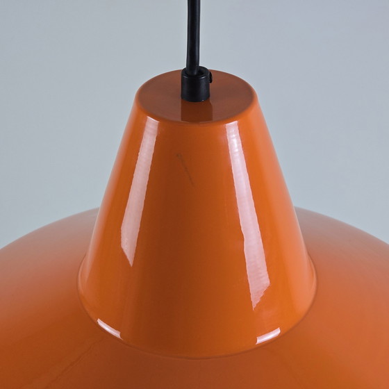Image 1 of Lampada a sospensione vintage in metallo arancione industriale da officina, anni '70.