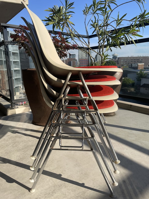 4x Herman Miller Dss Eames Stacking Side Chairs