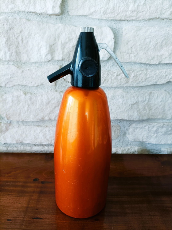 Image 1 of Vecchio sifone arancione