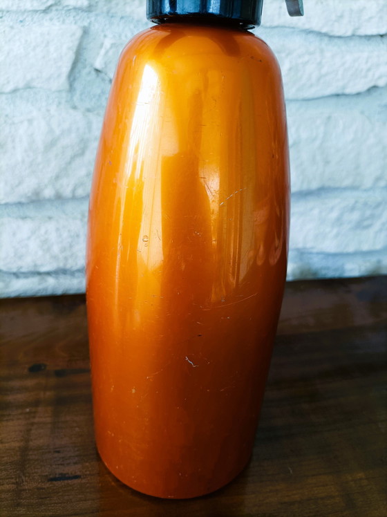 Image 1 of Vecchio sifone arancione