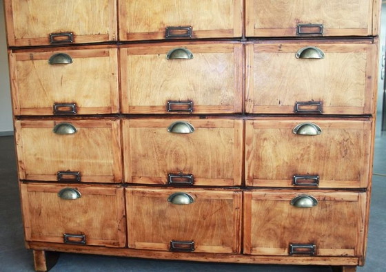 Image 1 of Gabinete de notario, años 30. 