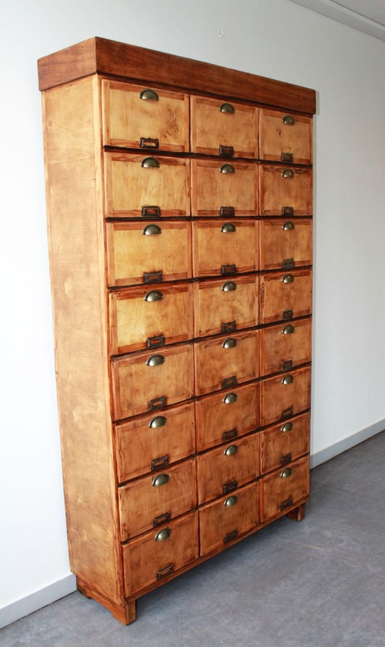 Image 1 of Gabinete de notario, años 30. 