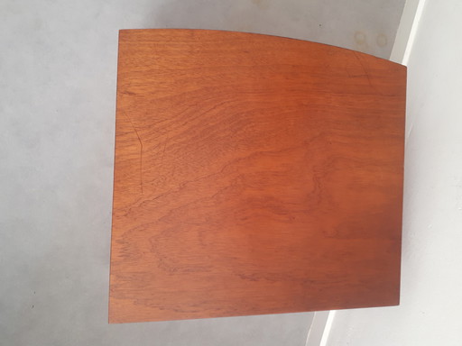 Commode vintage, table de chevet flottante