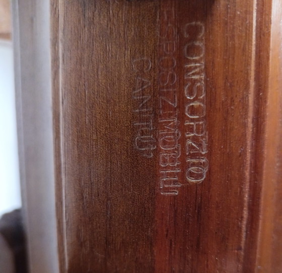 Image 1 of Tavolo da pranzo ovale in noce, Expozione Mobili Cantu, (La Permanente) anni '40