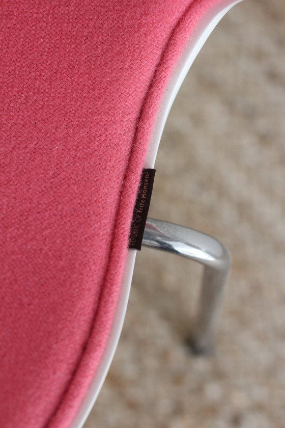 Image 1 of Fritz Hansen Series 7 Butterfly Chair