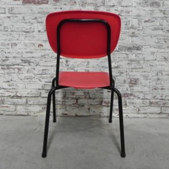 Image 1 of Chaise vintage en rouge ou gris