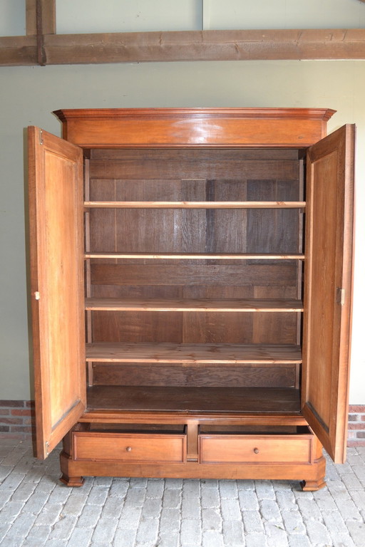 Large Sleek Antique Mahogany Cupboard.