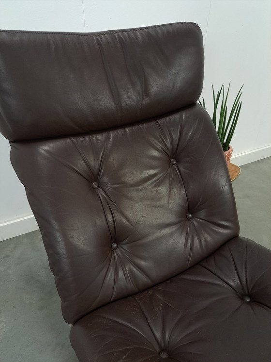 Image 1 of Fauteuil en cuir marron avec structure en bois