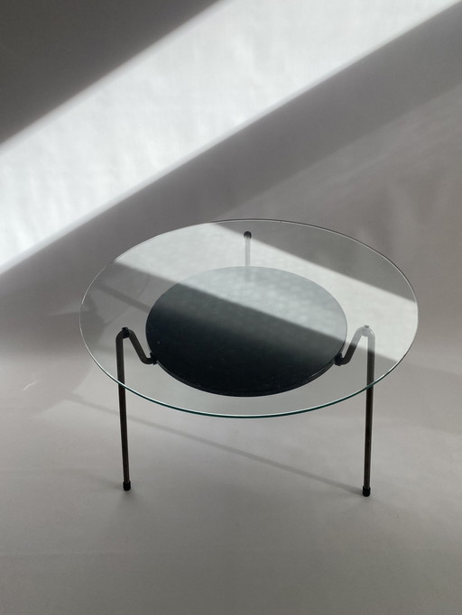 Gispen 'The Mug' Coffee Table