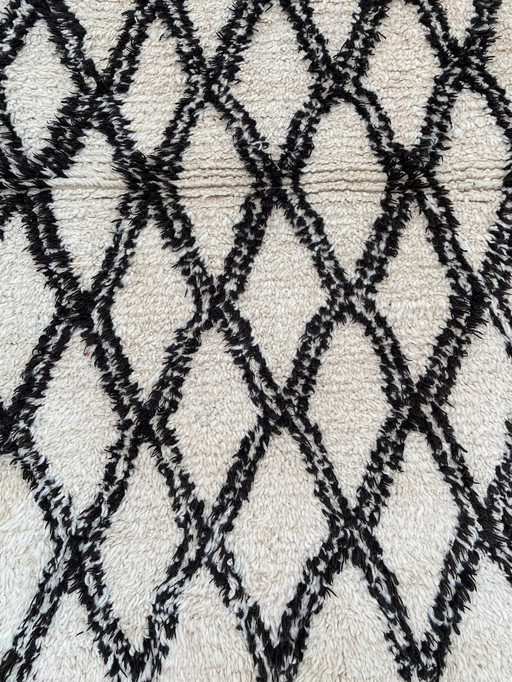 Small Moroccan Berber Beni Ouarain Rug