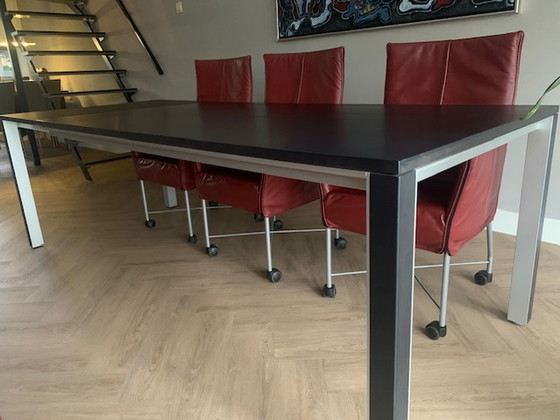 Image 1 of Leolux dining room table Ithaka