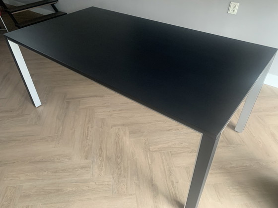 Image 1 of Leolux dining room table Ithaka