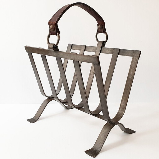 Revistero vintage de acero y cuero, años 70