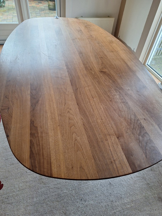 Image 1 of Leolux dining table