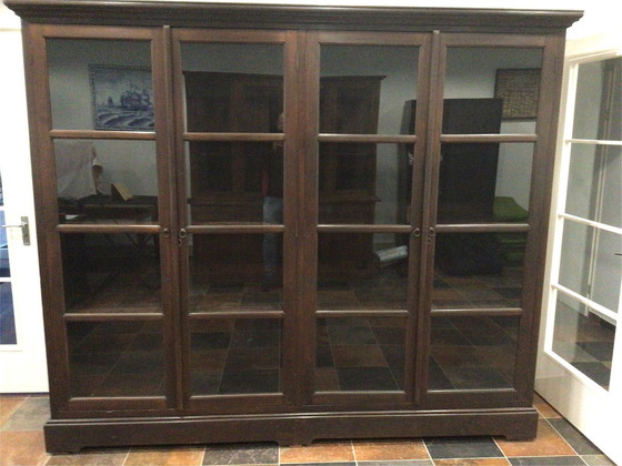 Image 1 of Classic display case