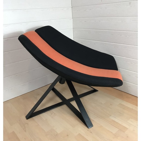 Image 1 of Poltrona vintage in tessuto nero e arancione, anni '70