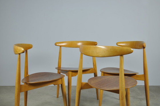 Image 1 of Fritz Hansen / Sillas de comedor &quot;Heart&quot; de haya y teca, FH4103 / Hans J. Wegner / Dinamarca, década de 1950