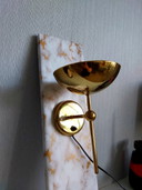 Massive wall lamp