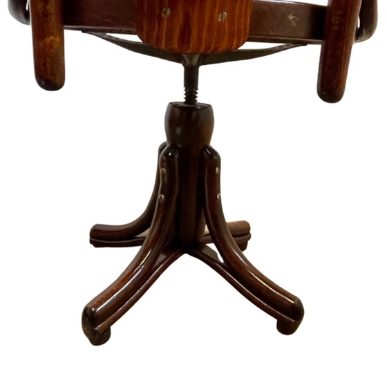 Image 1 of Chaise de capitaine en bois courbé