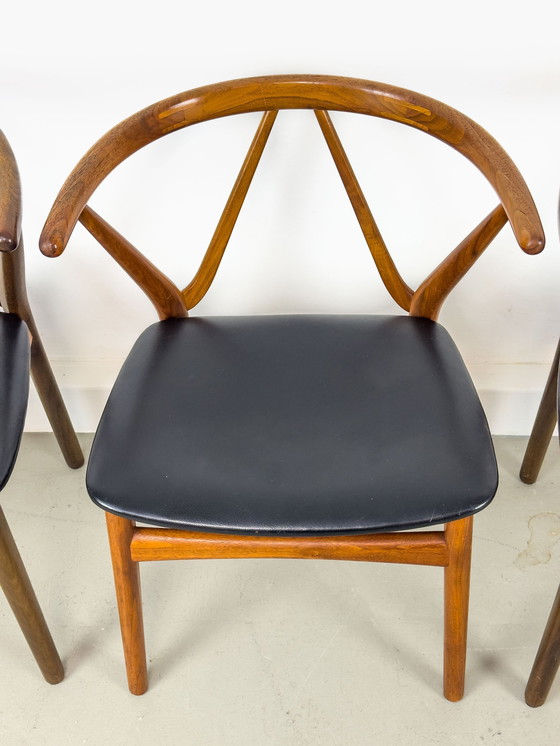 Image 1 of Mod. 255 Dining Chairs By Henning Kjaernulf For Bruno Hansen, 1960S, Set Of 4