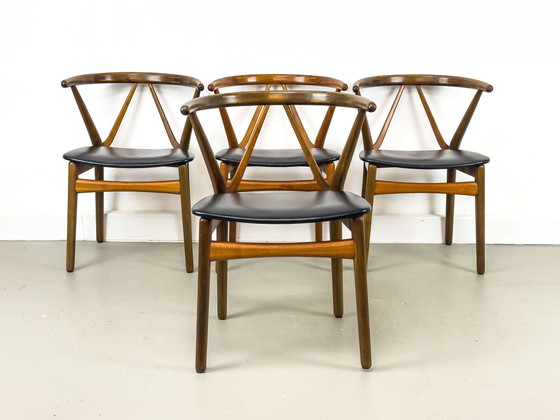 Image 1 of Mod. 255 Dining Chairs By Henning Kjaernulf For Bruno Hansen, 1960S, Set Of 4