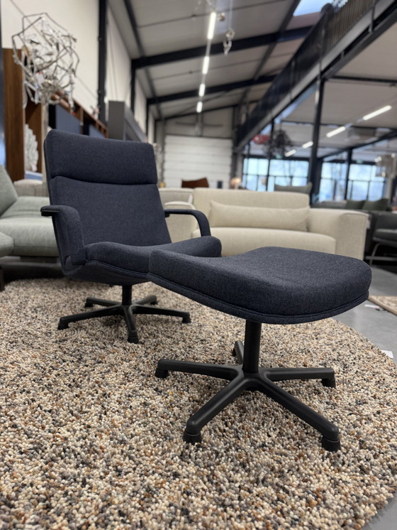 Image 1 of Poltrona Artifort F141 con pouf in tessuto blu